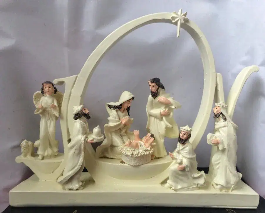 Crèche de Noël blanche