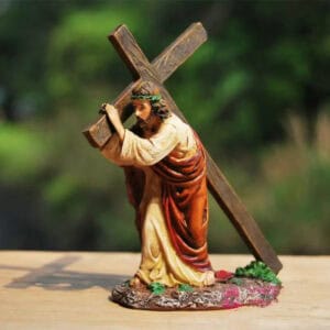 Jesus portement de croix statue